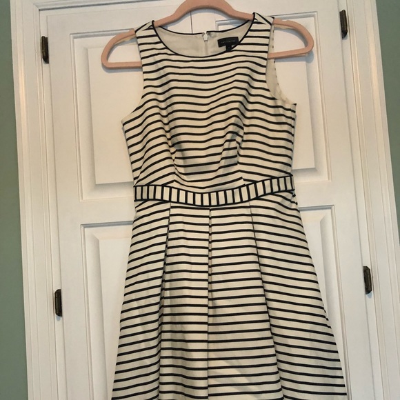 Striped dress with pockets - Picture 2 of 6